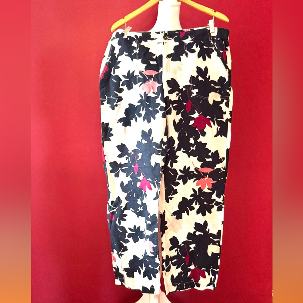 Liz Claiborne Navy, White & Magenta & Pink Floral Pants